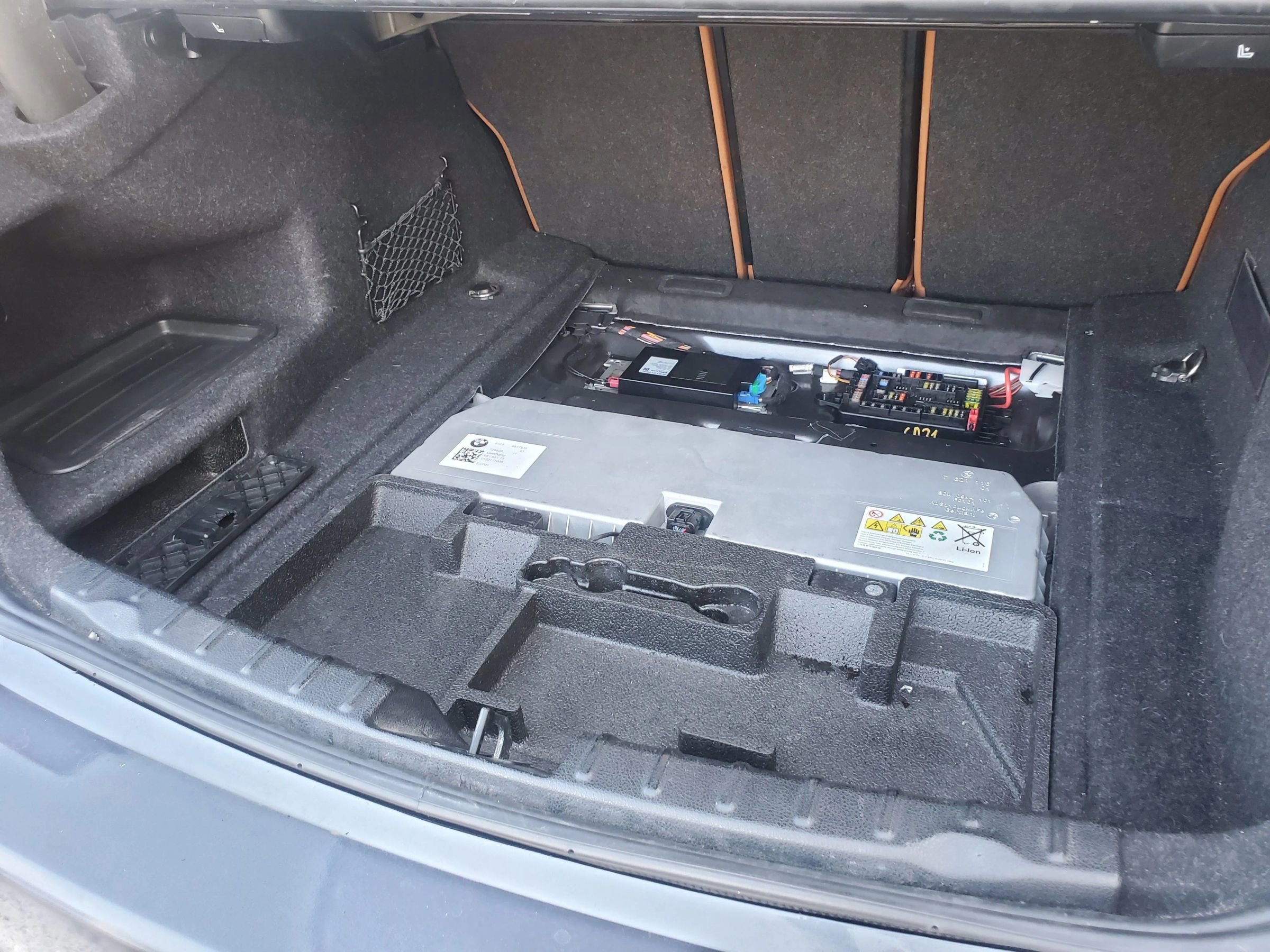 Used 2015 BMW ActiveHybrid 3 w/ Technology Package image 69