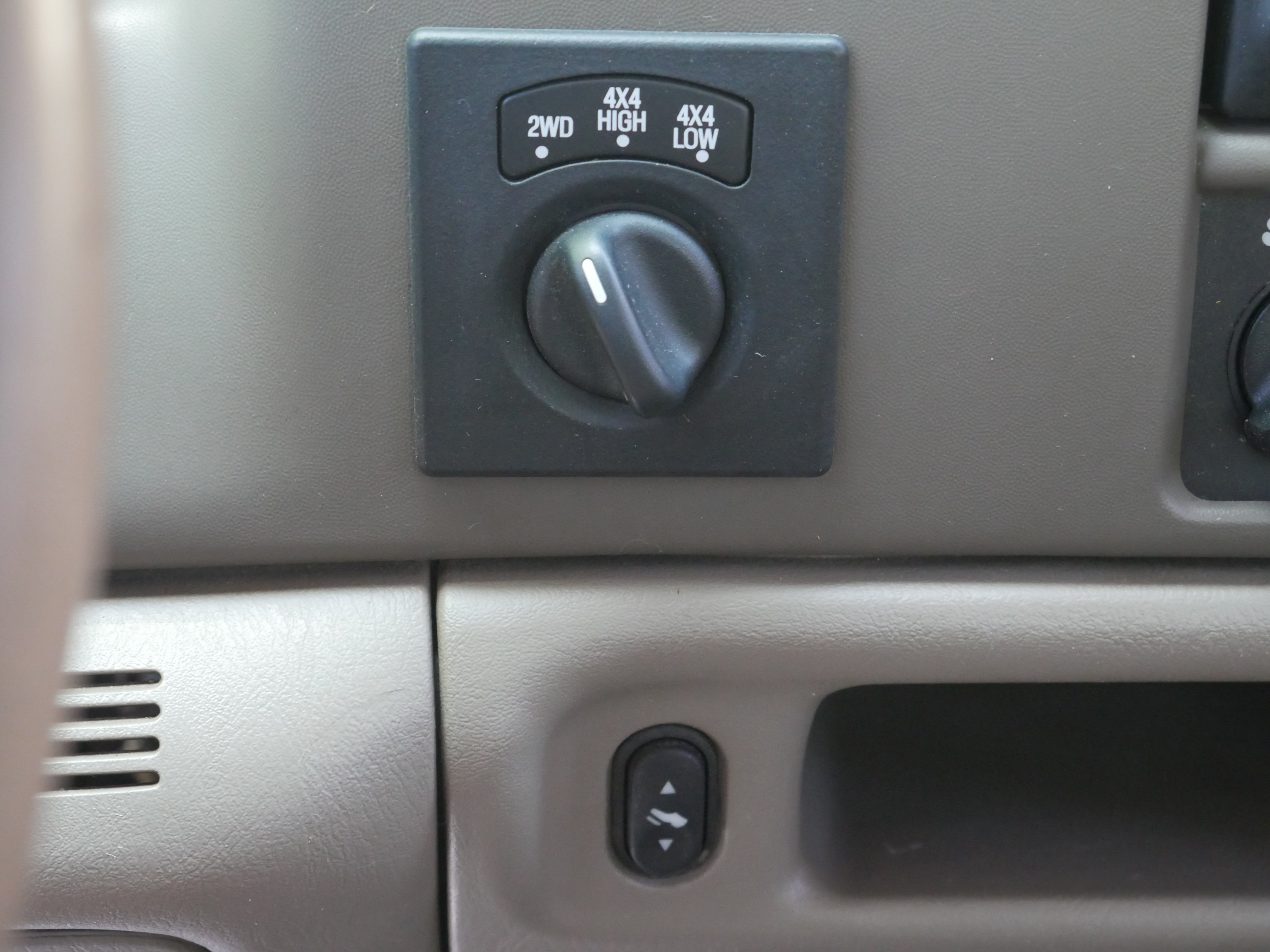 Used 2004 Ford F250 Lariat AWD/4WD image 14