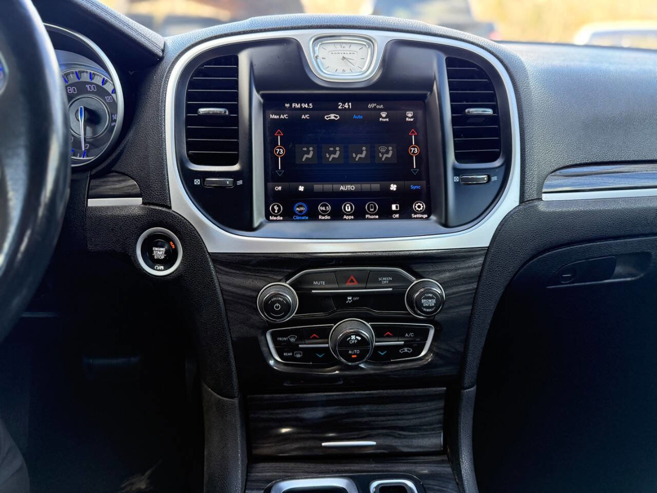Used 2019 Chrysler 300 Touring w/ Sport Appearance Package RWD image 16