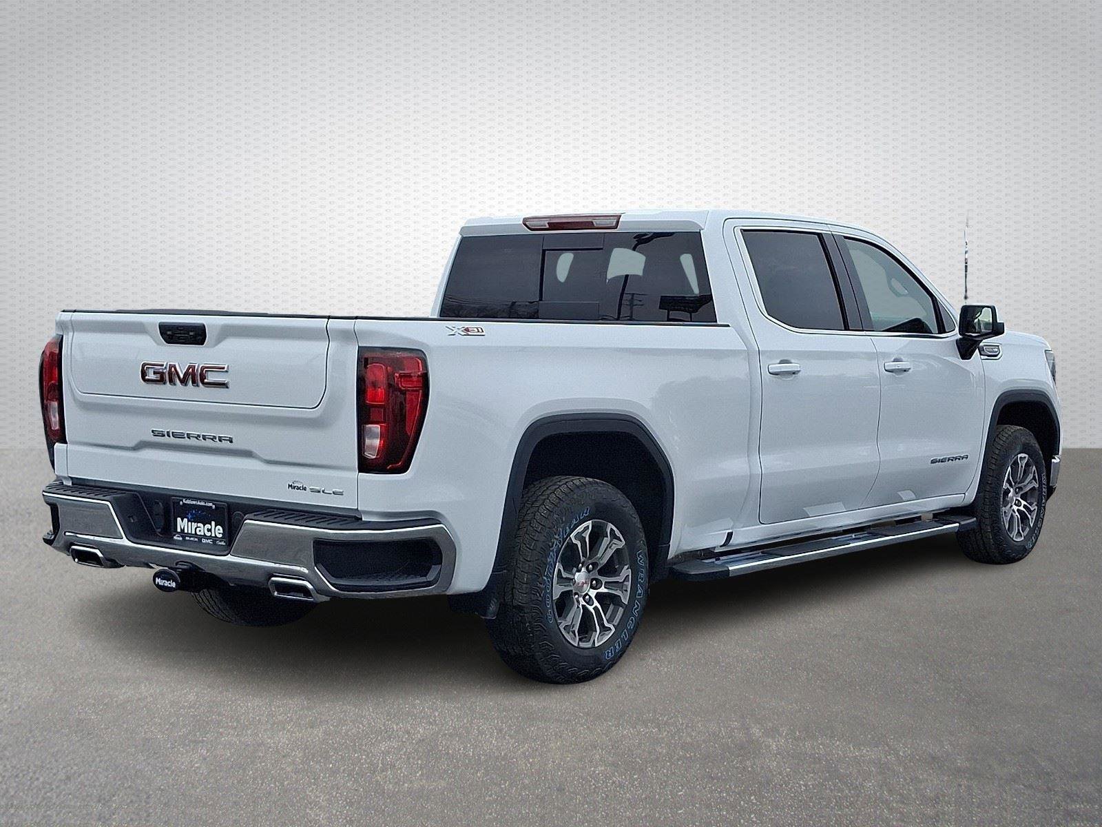 New 2026 GMC Sierra 1500 SLE w/ X31 Off-Road Package image 4