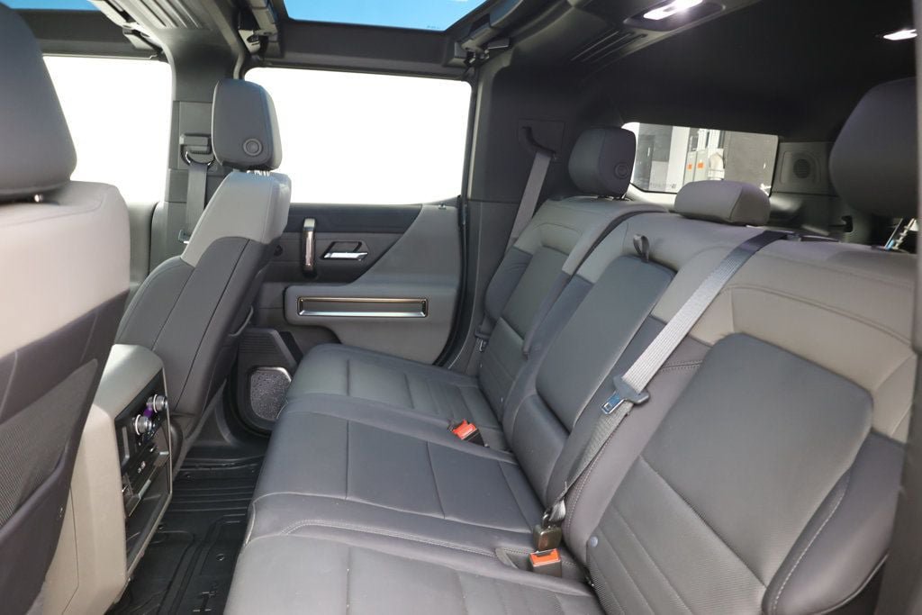 Used 2025 GMC Hummer EV 3X w/ LPO, Illumination Package AWD/4WD image 19