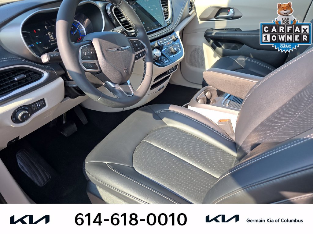 Used 2024 Chrysler Pacifica Limited FWD image 17