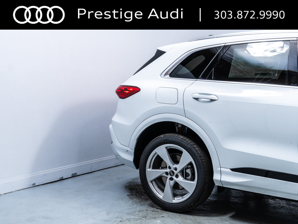 Used 2025 Audi Q5 Premium Plus w/ Premium Plus AWD/4WD image 12