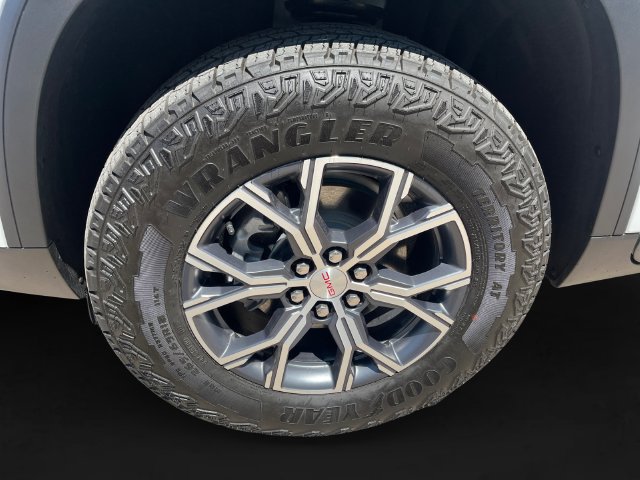 Used 2026 GMC Acadia AT4 w/ Luxury Package AWD/4WD image 13