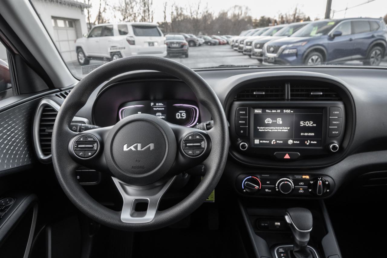 Used 2024 Kia Soul LX w/ Option Group 015 FWD image 27