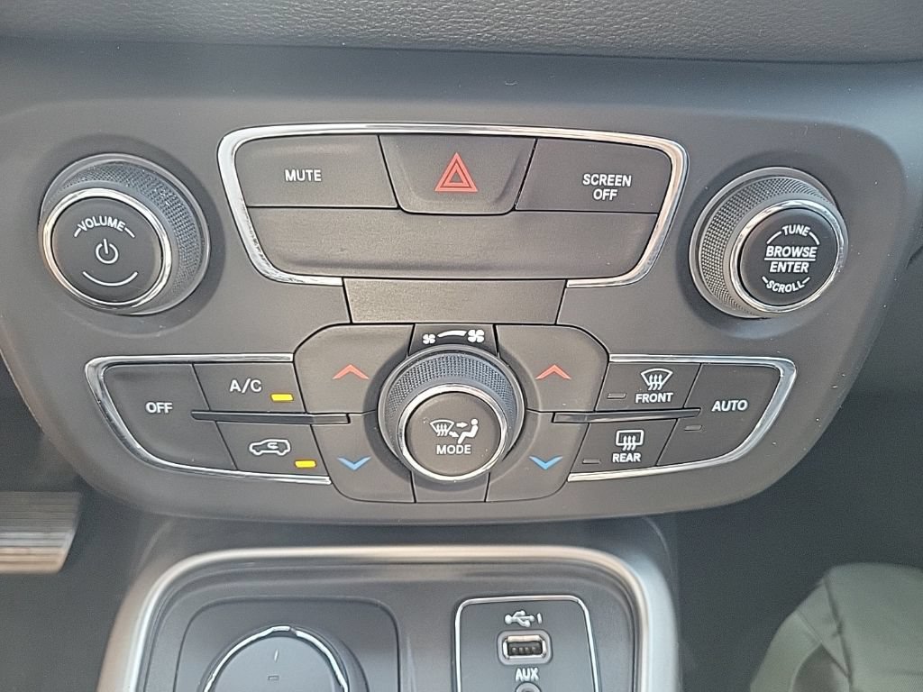 Used 2019 Jeep Compass Latitude w/ Popular Equipment Group AWD/4WD image 26