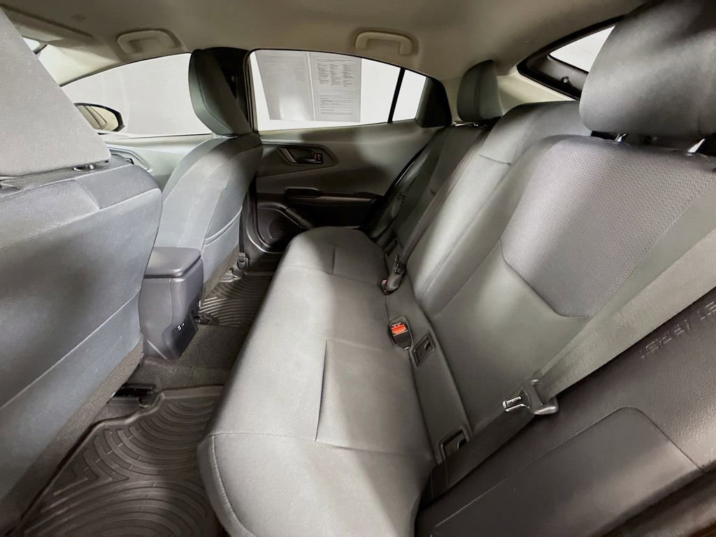 Used 2026 Toyota Prius LE AWD/4WD image 25