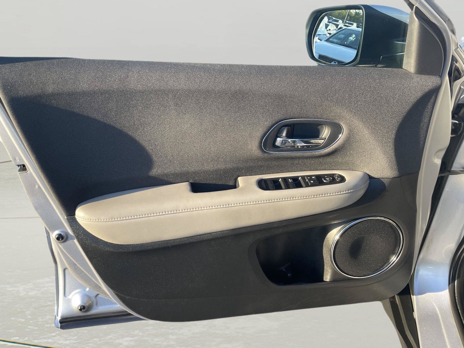 Used 2019 Honda HR-V EX image 25