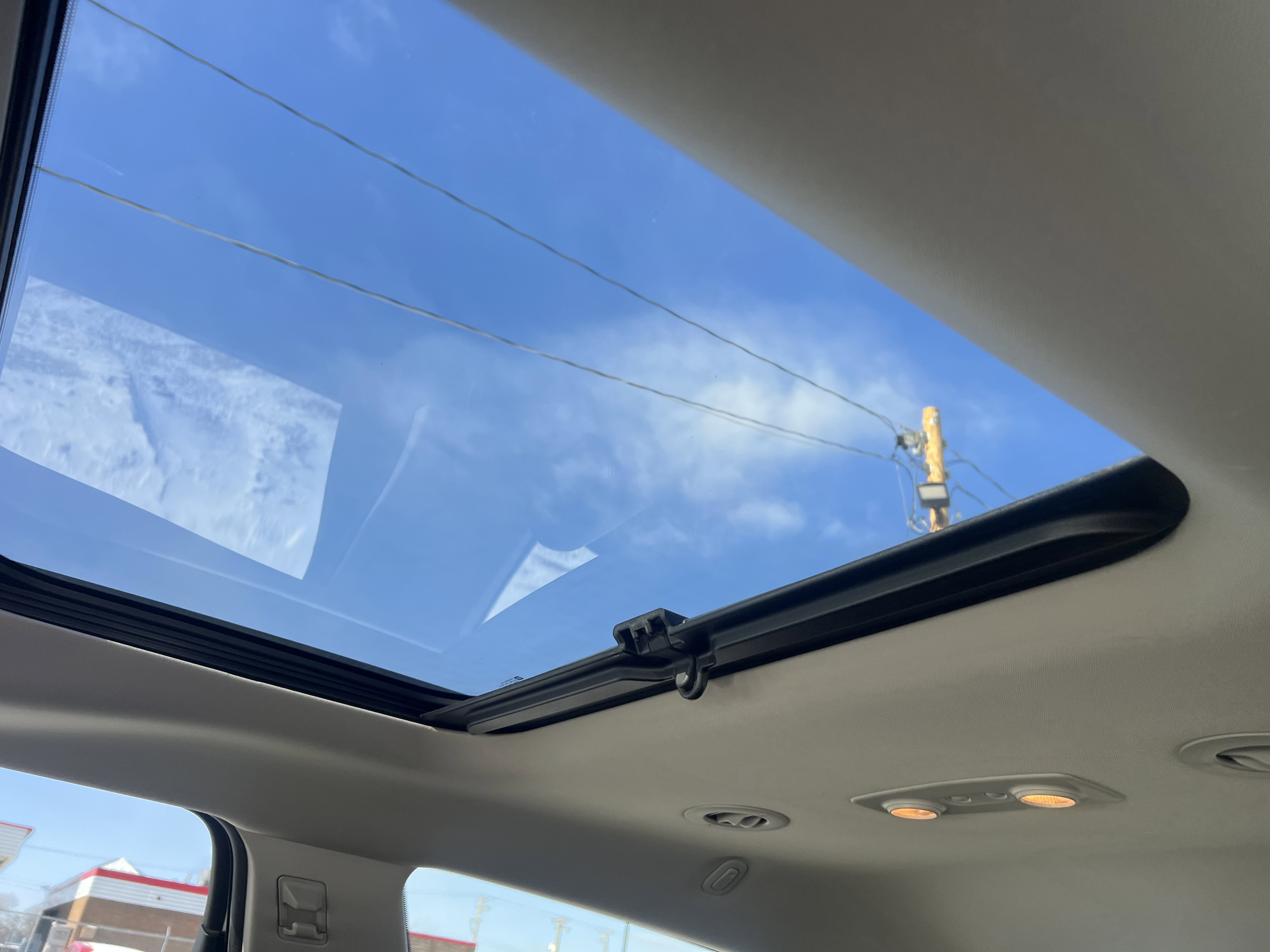 Used 2011 Chevrolet Traverse LT w/ Personal Connectivity Package image 16