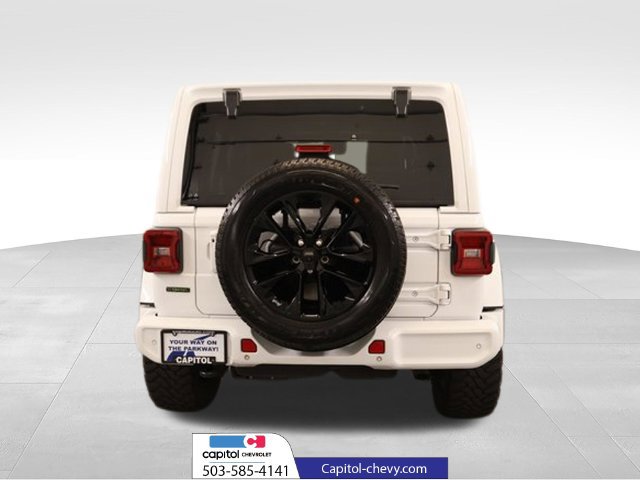 Used 2022 Jeep Wrangler Unlimited Sahara AWD/4WD image 3