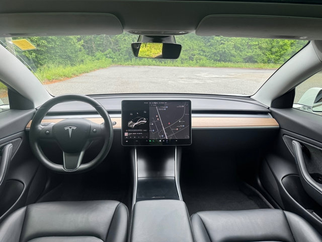Used 2019 Tesla Model 3 Mid Range RWD image 10