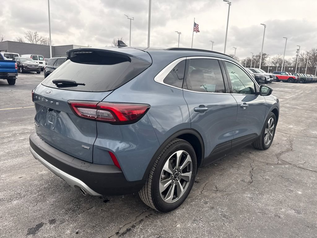 Used 2025 Ford Escape Platinum image 7