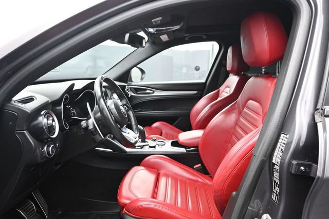 Used 2023 Alfa Romeo Stelvio Veloce AWD/4WD image 6