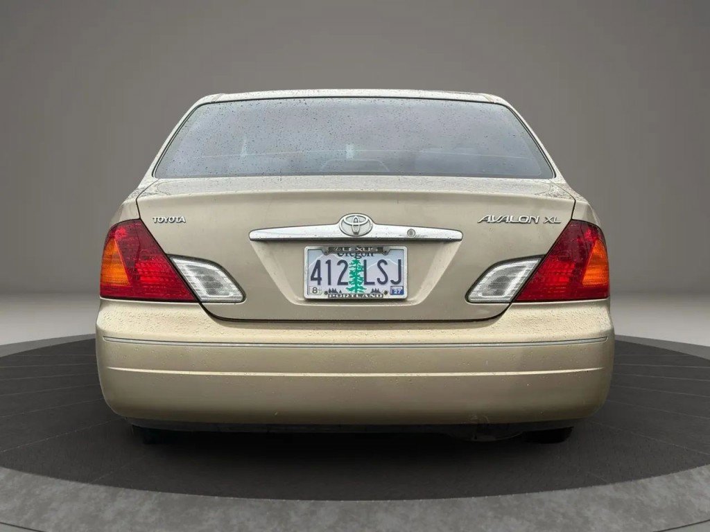 Used 2000 Toyota Avalon XL image 6