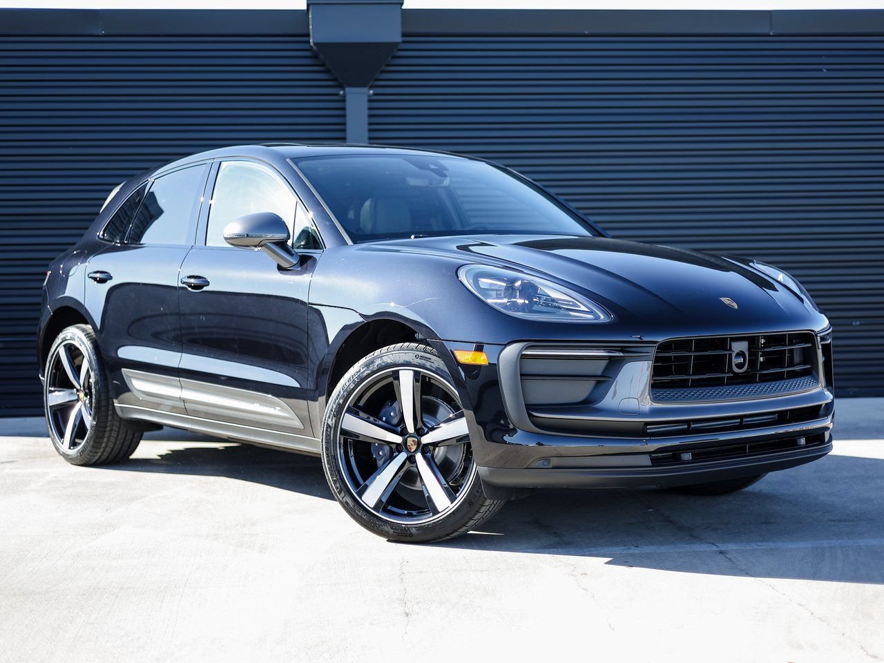 Certified 2026 Porsche Macan Turbo AWD/4WD image 9