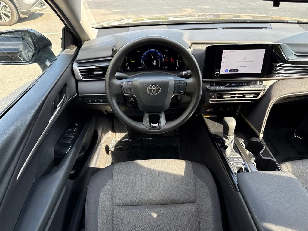 Used 2025 Toyota Camry LE FWD image 33