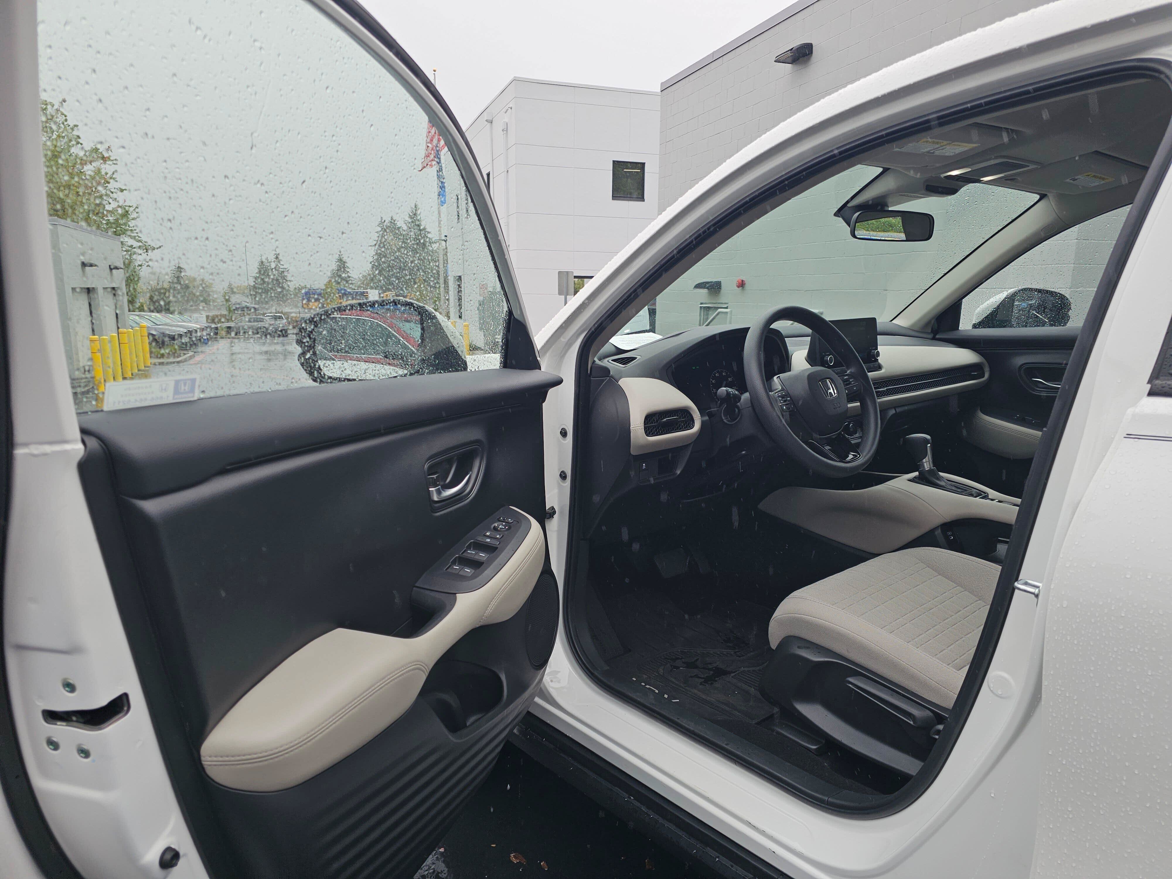 Certified 2025 Honda HR-V LX image 23