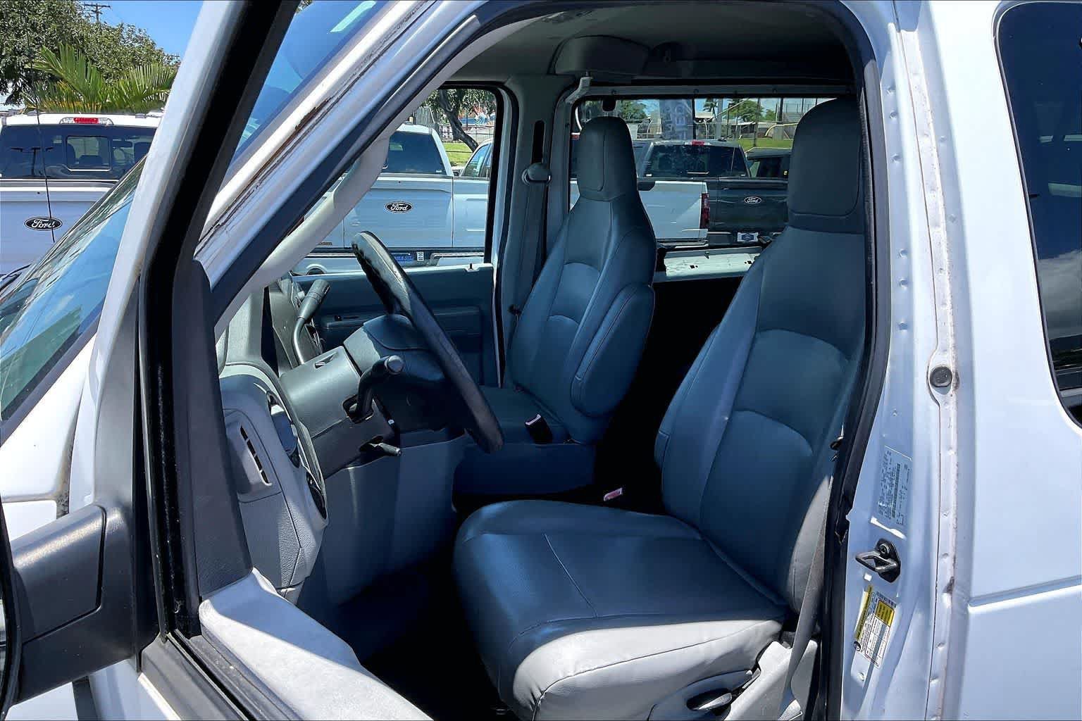 Used 2014 Ford E-350 and Econoline 350 XL w/ Power Windows & Locks Group RWD image 11