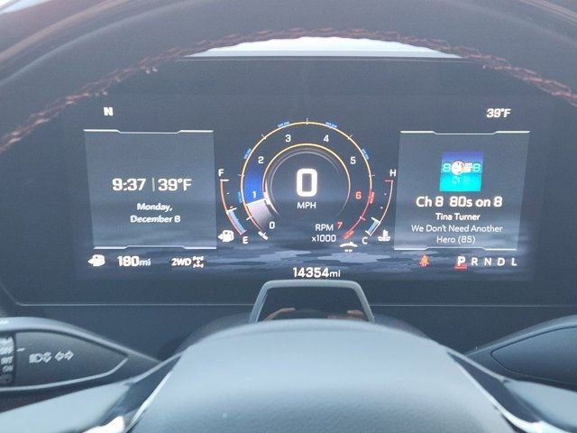 Used 2025 Chevrolet Traverse RS image 7