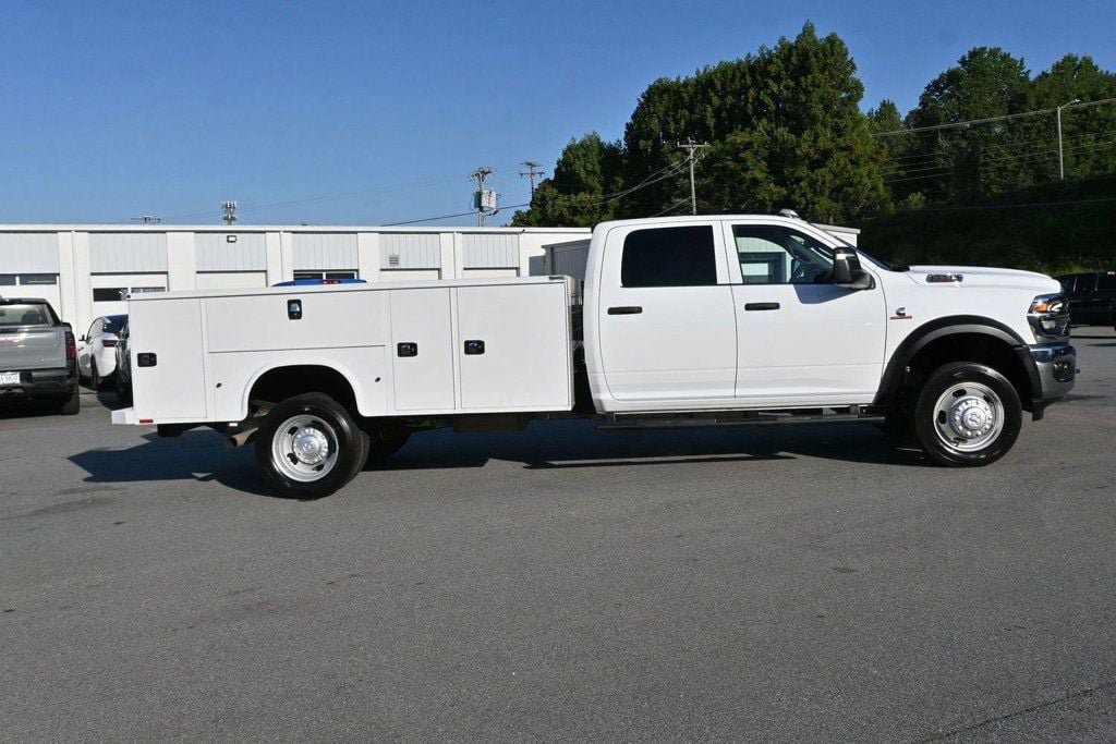 Used 2026 RAM 5500 Tradesman AWD/4WD image 7