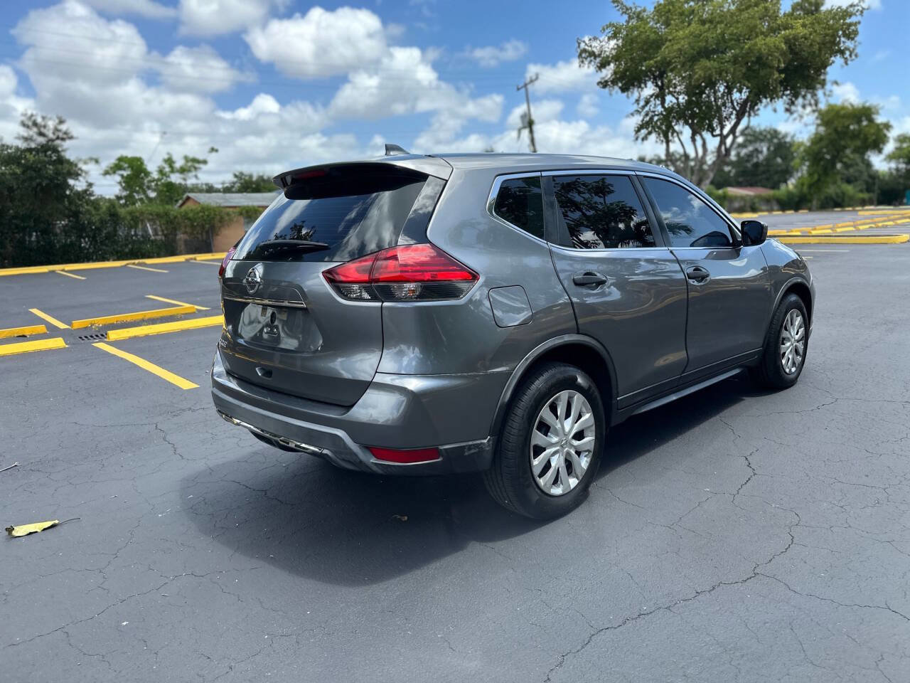 Used 2017 Nissan Rogue S image 20