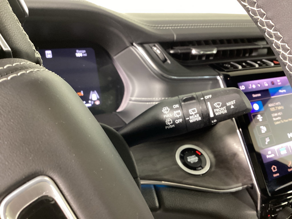 Used 2023 Jeep Grand Cherokee Overland AWD/4WD image 20