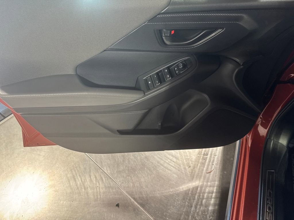 Used 2025 Subaru Crosstrek 2.0i Premium image 25