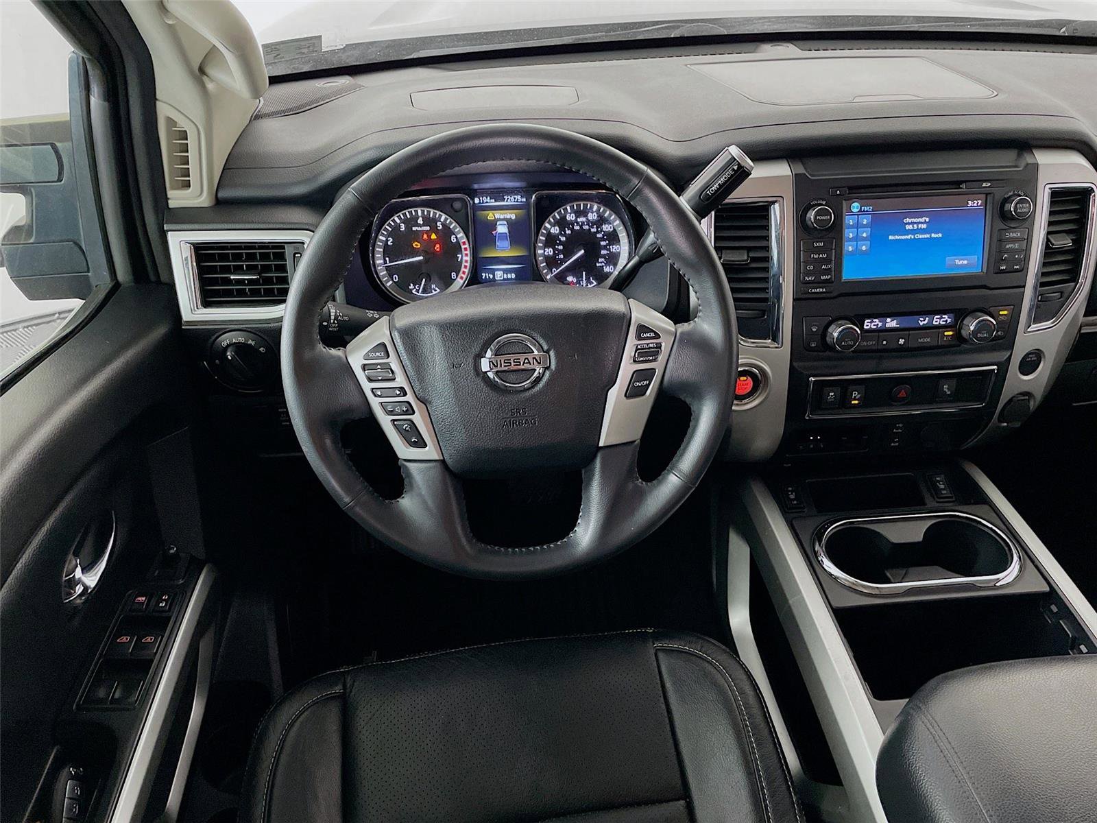 Used 2018 Nissan Titan SV w/ SV Convenience Package image 24