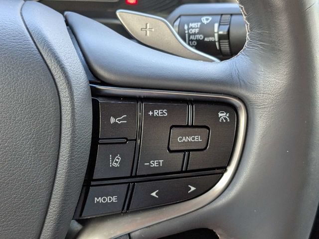 Used 2019 Lexus ES 300h Ultra Luxury w/ Accessory Package 2 FWD image 28