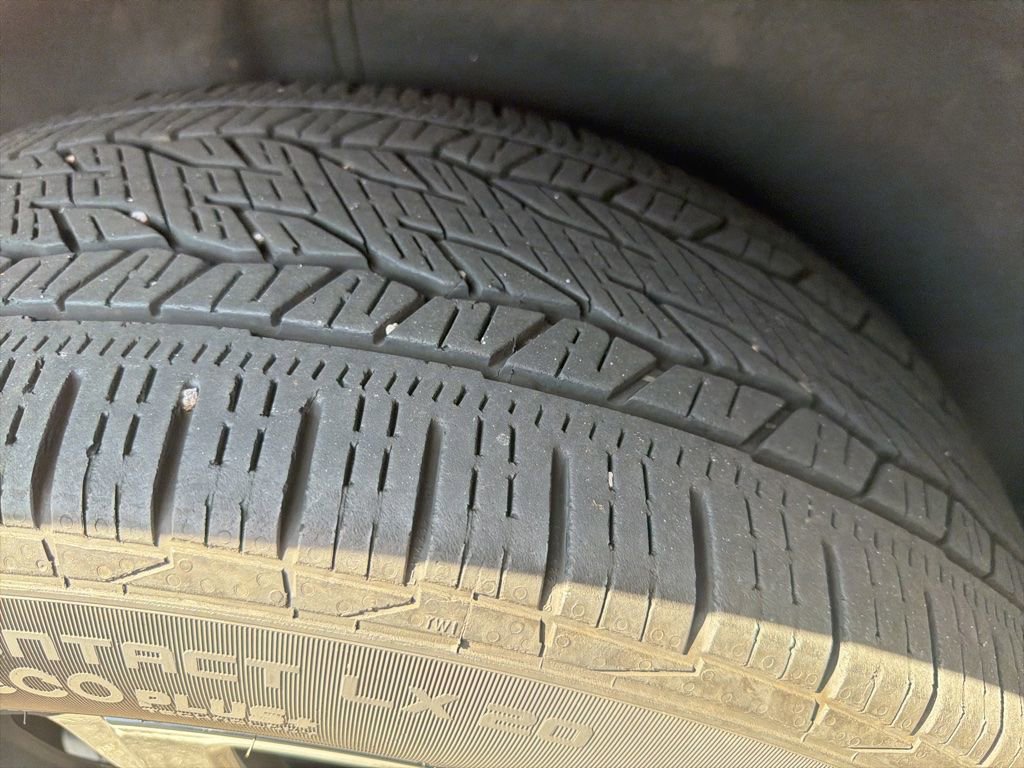 Used 2023 Chevrolet Traverse RS FWD image 13