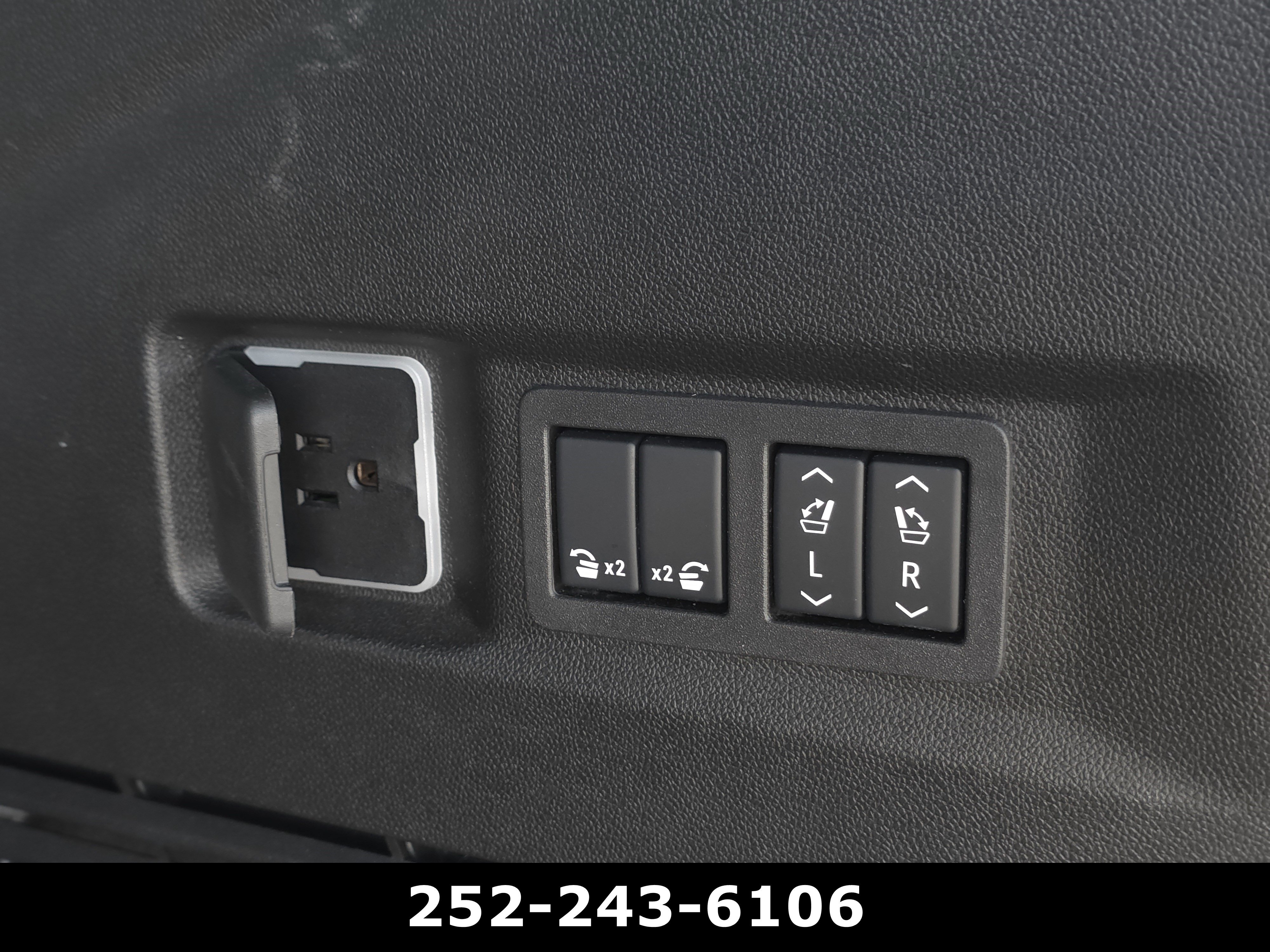 Used 2025 Chevrolet Tahoe Premier RWD image 40