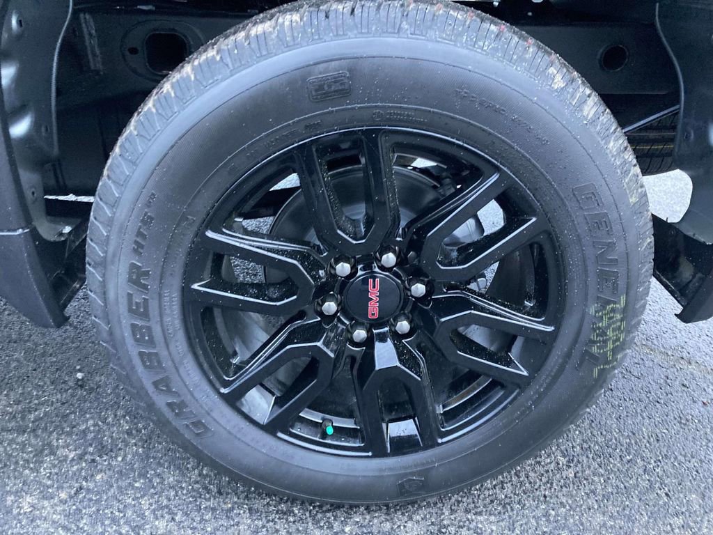 New 2026 GMC Sierra 1500 Elevation w/ LPO, Elevation Black Package AWD/4WD image 10