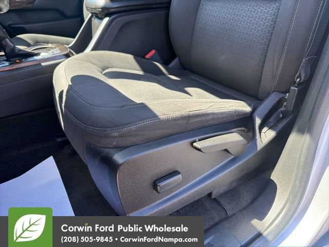 Used 2015 GMC Canyon SLE AWD/4WD image 24