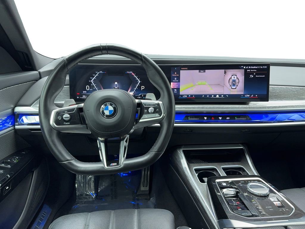 Used 2025 BMW 740i w/ Premium Package image 17