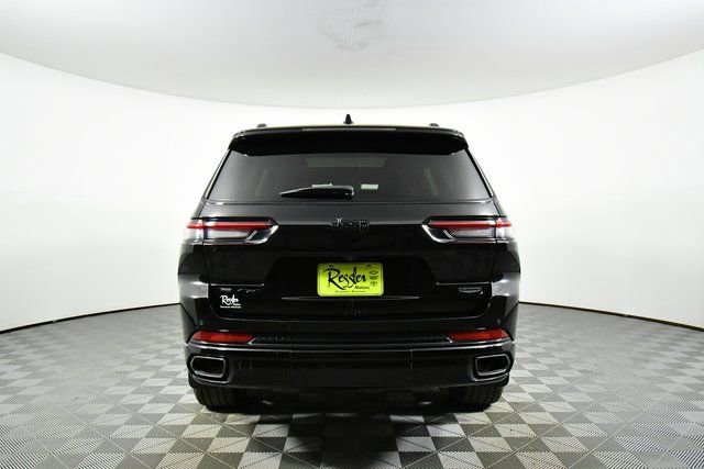 Used 2023 Jeep Grand Cherokee L Summit w/ High Altitude Package image 12