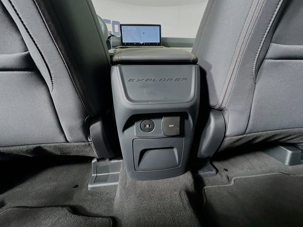 Used 2025 Ford Explorer Active image 39