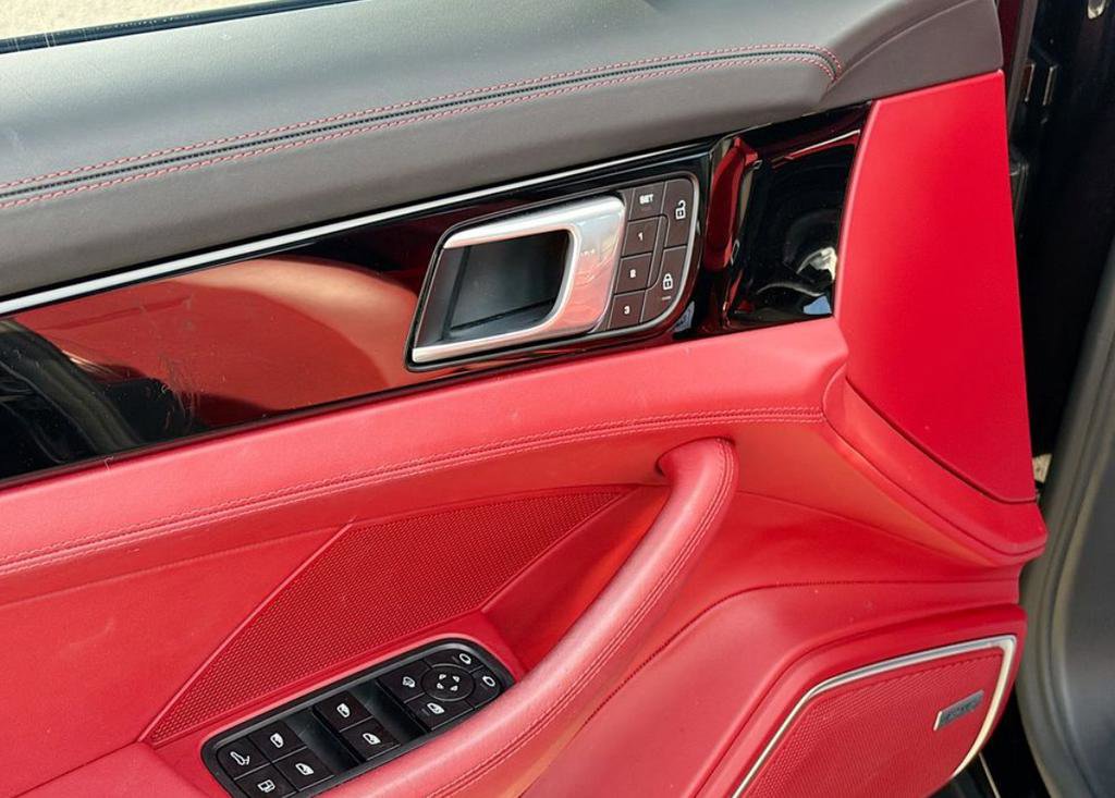 Used 2023 Porsche Panamera 4 Platinum Edition image 8