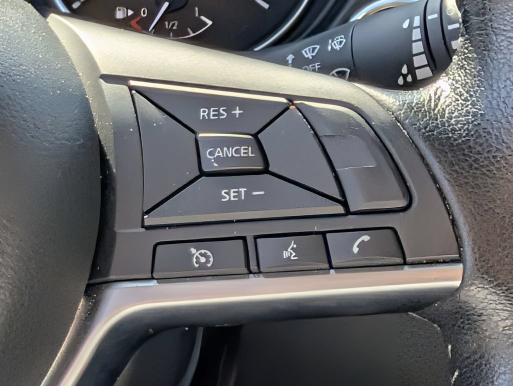 Used 2022 Nissan Rogue Sport SV FWD image 21