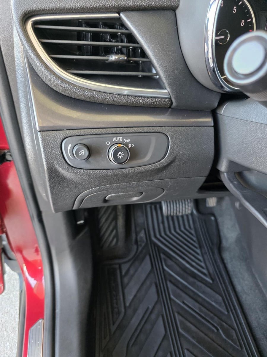 Used 2019 Buick Encore Preferred AWD/4WD image 13