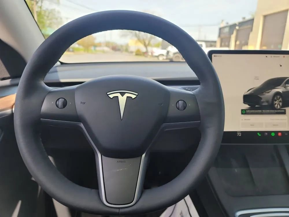 Used 2023 Tesla Model Y 2WD image 13