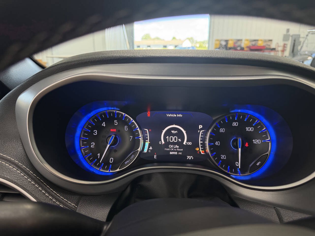Used 2022 Chrysler Pacifica Touring FWD image 14