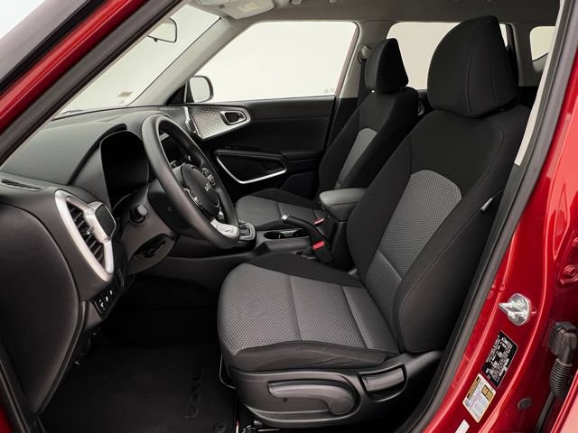 Used 2023 Kia Soul LX FWD image 13