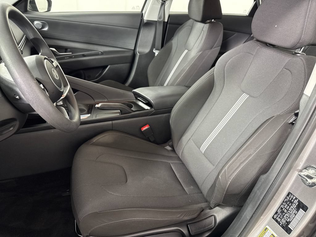 Certified 2024 Hyundai Elantra SE FWD image 13