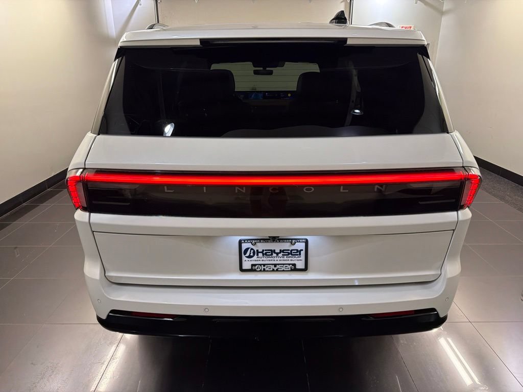 New 2026 Lincoln Navigator Reserve AWD/4WD image 5