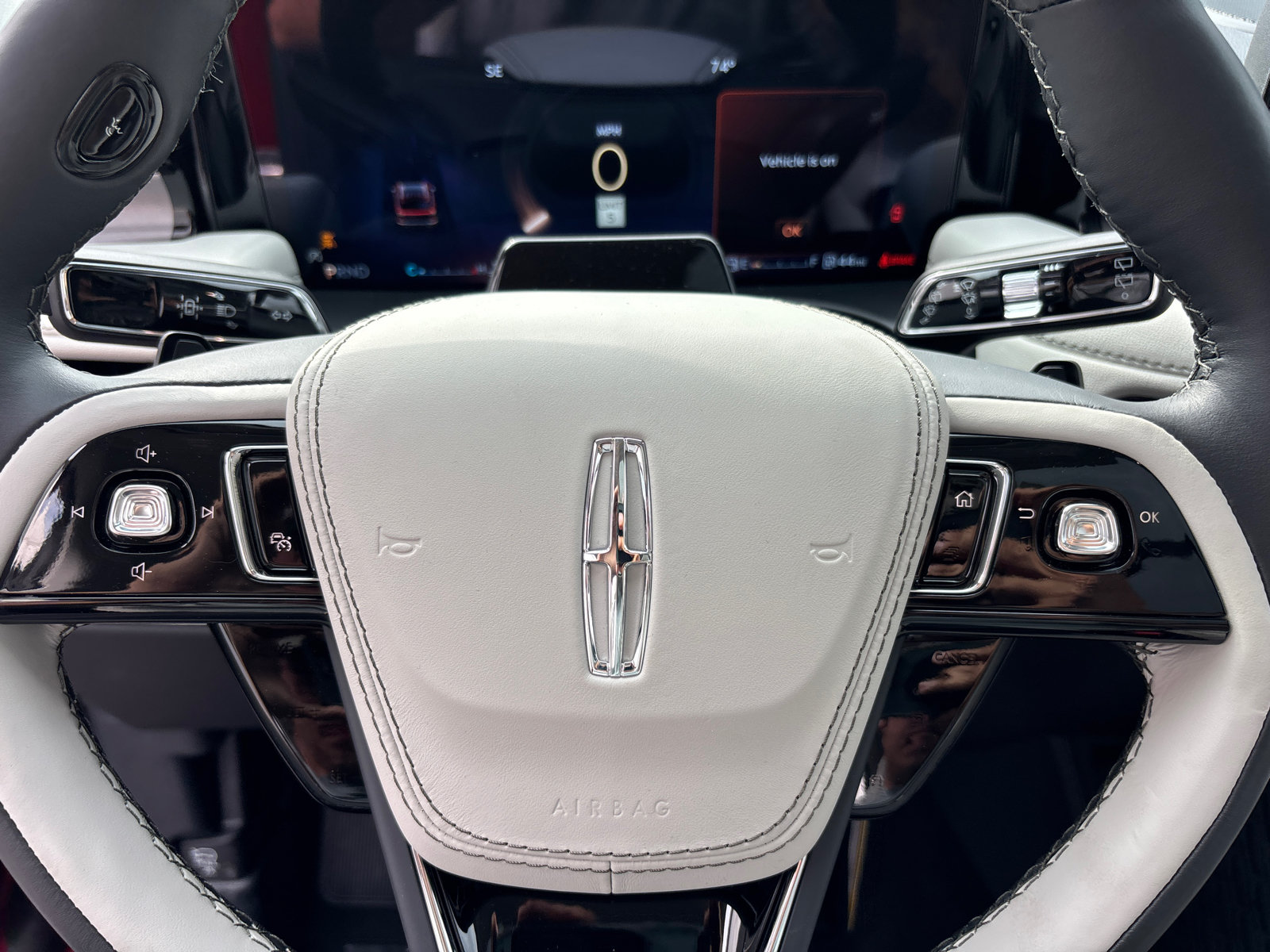 New 2026 Lincoln Aviator AWD image 16