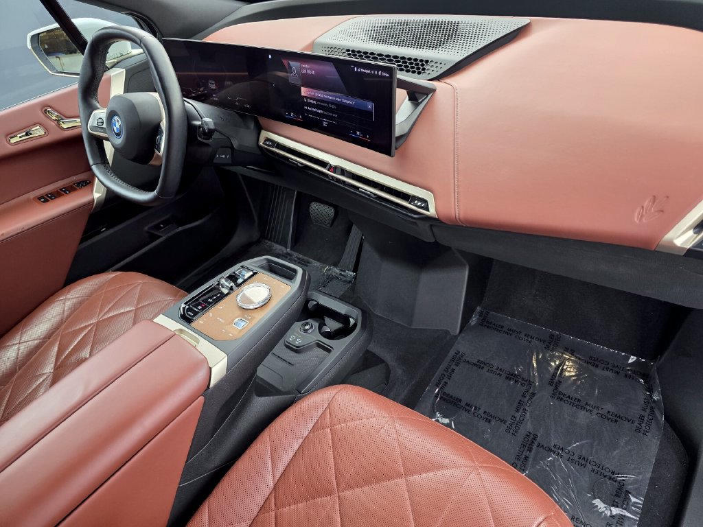 Certified 2022 BMW iX xDrive50 w/ Premium Package AWD/4WD image 29