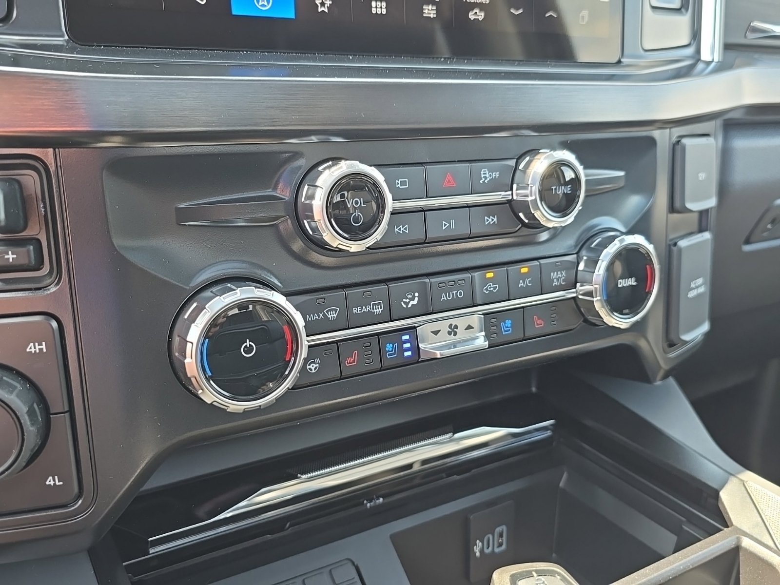 New 2026 Ford F350 Lariat w/ Lariat Ultimate Package AWD/4WD image 43