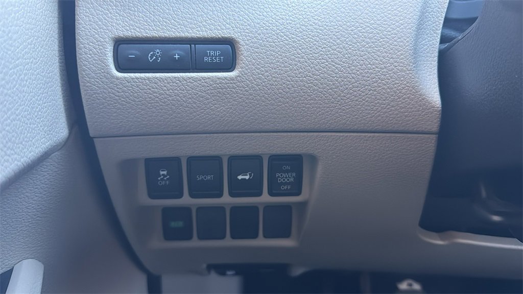 Used 2016 Nissan Rogue SL image 17