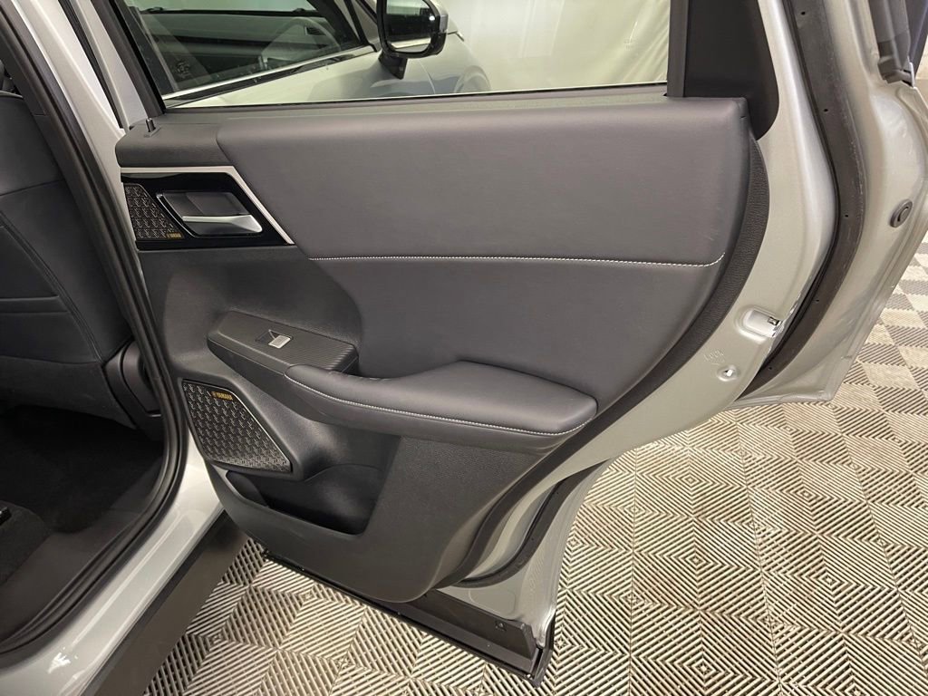 New 2025 Mitsubishi Outlander SE image 31