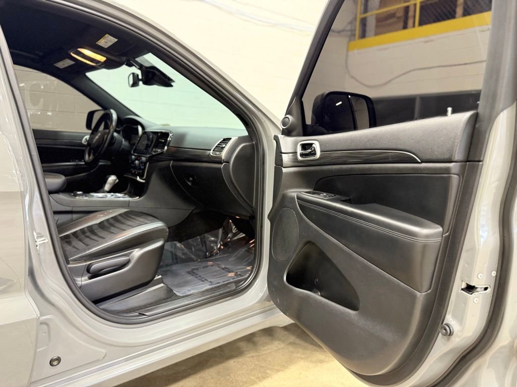 Used 2022 Jeep Grand Cherokee Laredo X AWD/4WD image 44